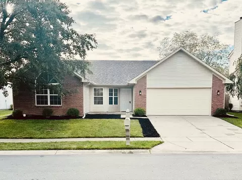 10615 Aspen Dr, Fishers, IN 46037