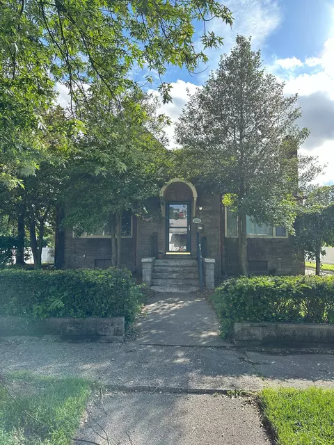 1521 E Sycamore St, Vincennes, IN 47591