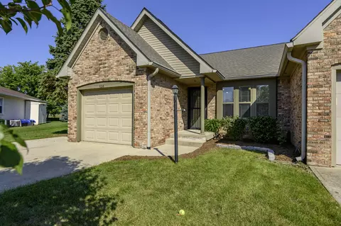 1038 Mustang Ct, Franklin, IN 46131