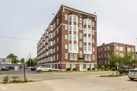 230 E 9th St #404, Indianapolis, IN 46204