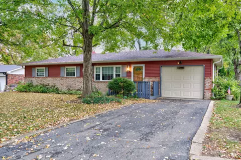 809 Dunbar Dr, Cumberland, IN 46229