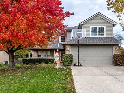 6236 Valleyview Dr, Fishers, IN 46038