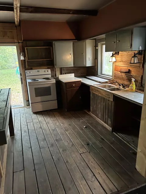 202 N Walnut St, Mount Summit, IN 47361 photo 9