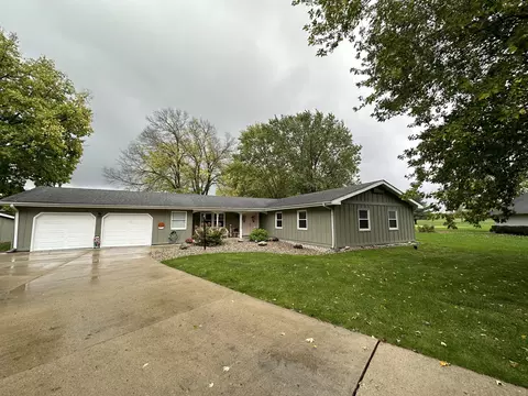 636 S Masters Dr, Crawfordsville, IN 47933
