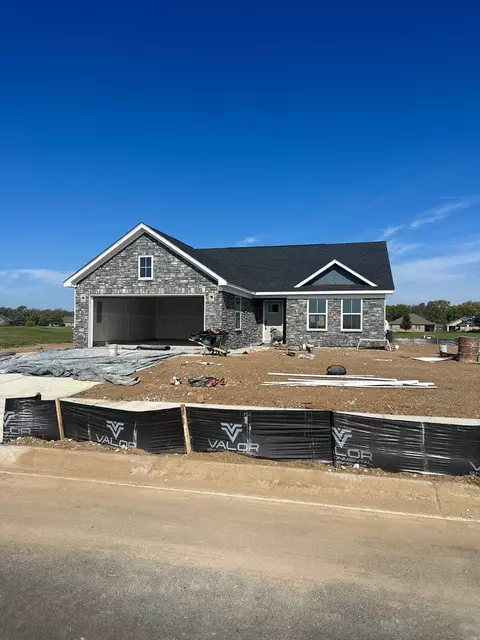 1116 Senate Dr, Edinburgh, IN 46124