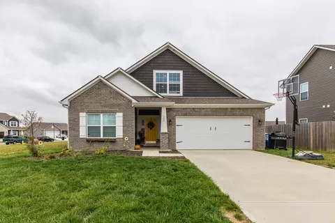 392 Tracewood Bnd, Greenfield, IN 46140