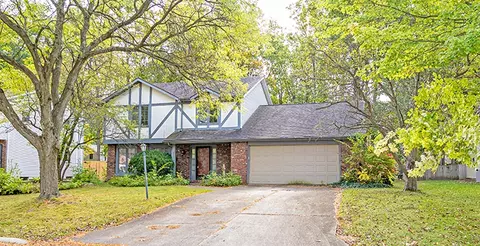 8216 Greenwich Ct, Fort Wayne, IN 46835