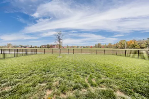 6709 Aster Dr, Pendleton, IN 46064 photo 2