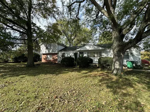 680 Barrett St, Danville, IN 46122