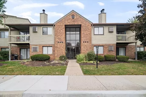 7210 Village Parkway Dr #3, Indianapolis, IN 46254