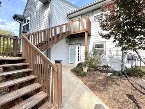 9602 S Bay Pointe Ct, Bloomington, IN 47401