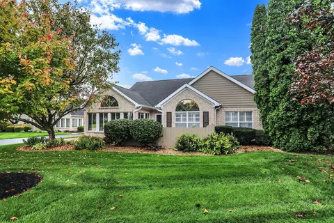 7362 Lake Lakota Pl #25, Indianapolis, IN 46217