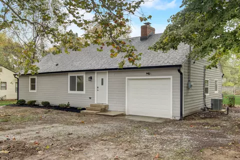7661 Harcourt Rd, Indianapolis, IN 46260