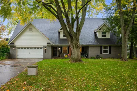 5883 Hobbs Dr, Anderson, IN 46013