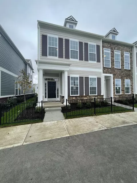 882 Templeton, Carmel, IN 46032