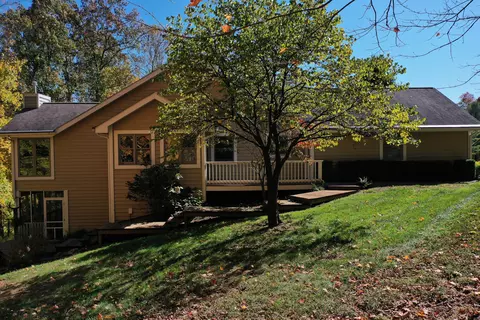 105 Pine Lake Cir, Nashville, IN 47448