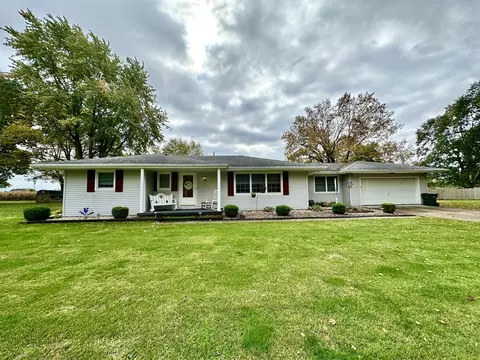1436 E Lawndale Dr, Shelbyville, IN 46176