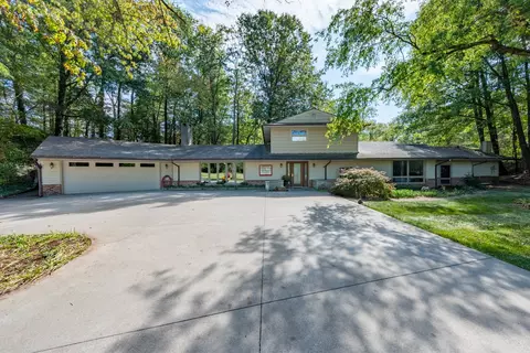 7200 E Dallas Dr, Terre Haute, IN 47802