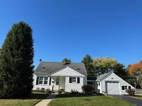 15 N 5th St, Batesville, IN 47006