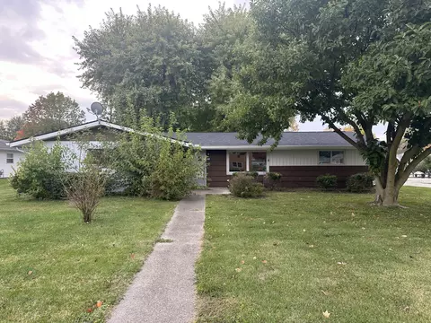 2 N Walnut St, Roachdale, IN 46172