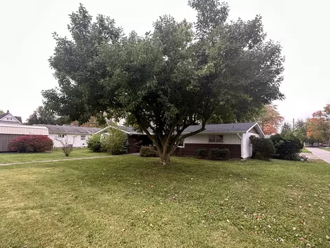 2 N Walnut St, Roachdale, IN 46172 photo 4