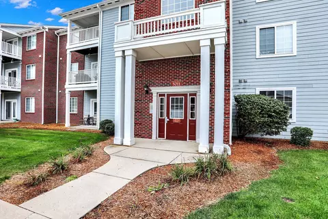 5011 Amber Creek Pl #101, Indianapolis, IN 46237