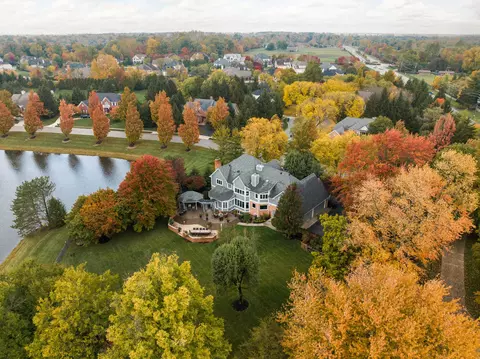 2643 Towne Dr, Carmel, IN 46032