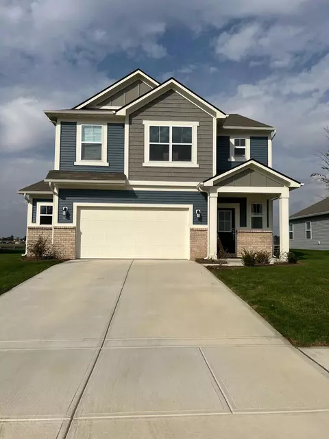 6946 Spring Creek Dr, Whitestown, IN 46075