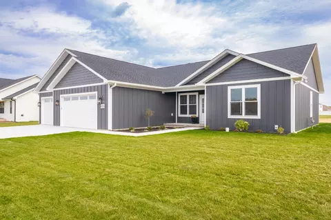 6773 Redbud Ln, Seymour, IN 47274