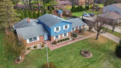 523 Lazy Ln, Greenwood, IN 46142