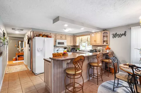 9011 Surrey Dr, Pendleton, IN 46064 photo 8