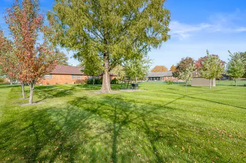 9011 Surrey Dr, Pendleton, IN 46064 photo 23