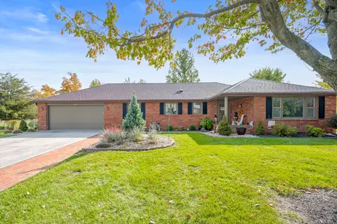 9011 Surrey Dr, Pendleton, IN 46064 photo 2