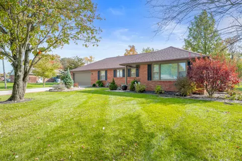 9011 Surrey Dr, Pendleton, IN 46064