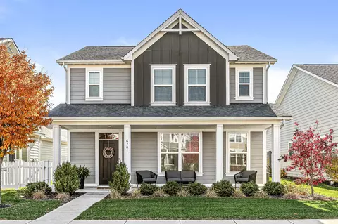 6207 Bliss Pt E, Whitestown, IN 46075