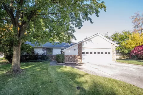 8530 Castle Ridge Ln, Indianapolis, IN 46256