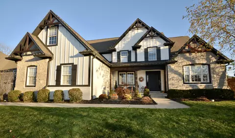 16855 Oak Manor Dr, Westfield, IN 46074