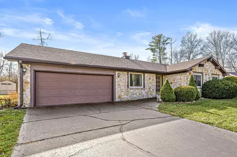 8415 Tanager Ln, Indianapolis, IN 46256