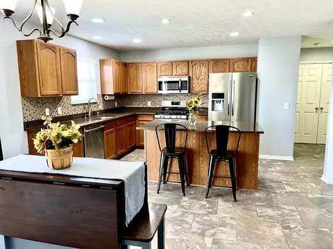 3655 Pickwick Cir, Plainfield, IN 46168 photo 4