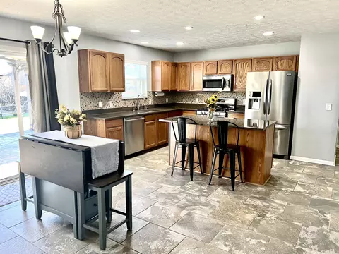 3655 Pickwick Cir, Plainfield, IN 46168 photo 9