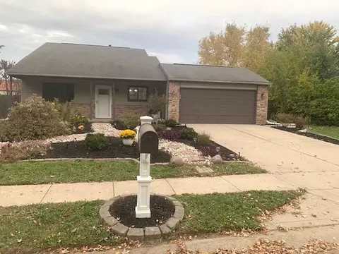 152 Country Wood Dr, Whiteland, IN 46184