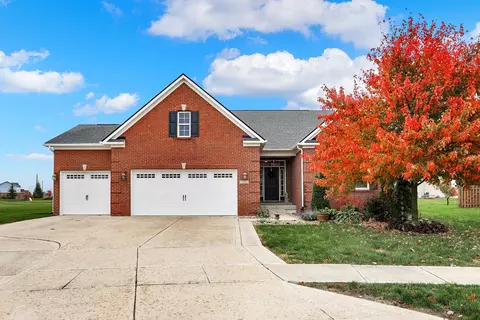7725 Chestnut Eagle Ct, Zionsville, IN 46077