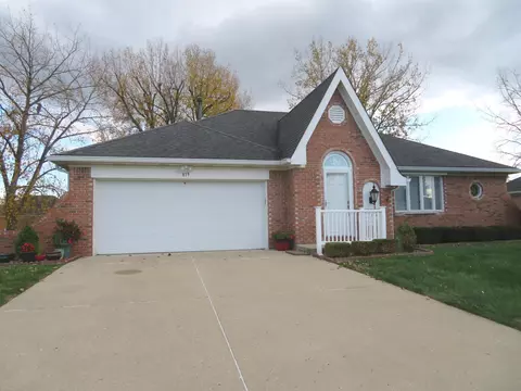 819 S School St, Brownsburg, IN 46112