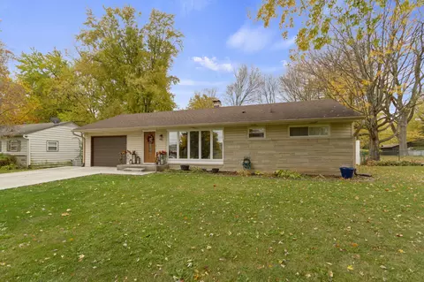 812 E Auman Dr, Carmel, IN 46032