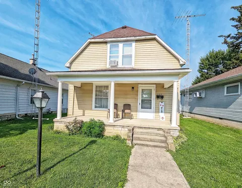 1105 N Willow St, Rushville, IN 46173