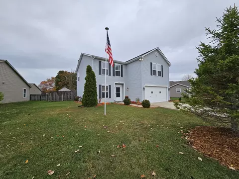 640 Streamside Dr, Greenfield, IN 46140