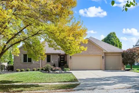 1311 Eagle Crest Dr, Greenwood, IN 46143