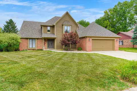 406 Hawthorn Dr, Crawfordsville, IN 47933