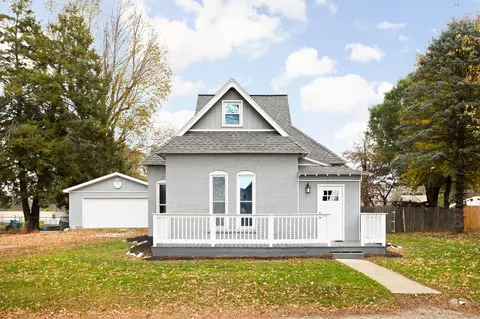 212 W Union St, Waynetown, IN 47990