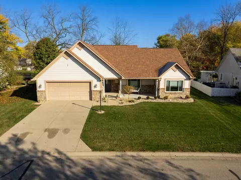 950 Eagle Brook Dr, Shelbyville, IN 46176